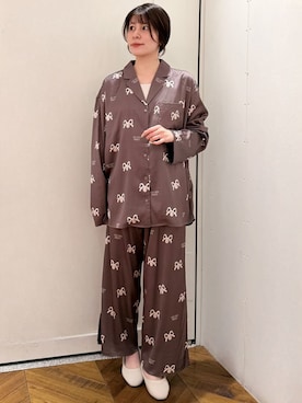「gelato pique（ジェラートピケ）のリボン柄サテンシャツ（ルームウェア/パジャマ、ブラウン系）」を使った、gelato piqueさんの秋コーディネート