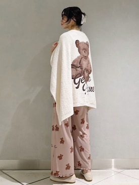 「アイテム（ブランケット）」を使った、gelato piqueさん（レディース・168cm）の秋コーディネート