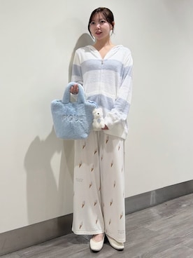 「アイテム（キーケース/キーアクセサリー、ブルー系）」を使った、gelato piqueさん（レディース・158cm）の秋コーディネート