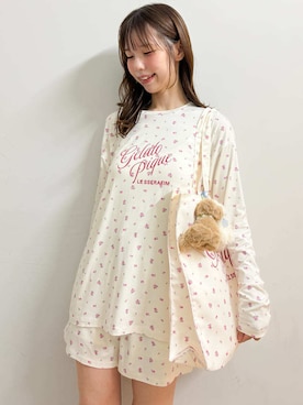 「アイテム（キーケース/キーアクセサリー、グリーン系）」を使った、gelato piqueさん（レディース・161cm）の秋コーディネート