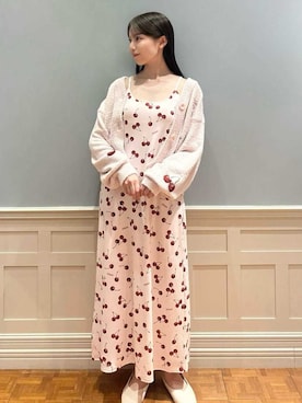 チェリー柄カップインキャミワンピースを使った人気ファッション