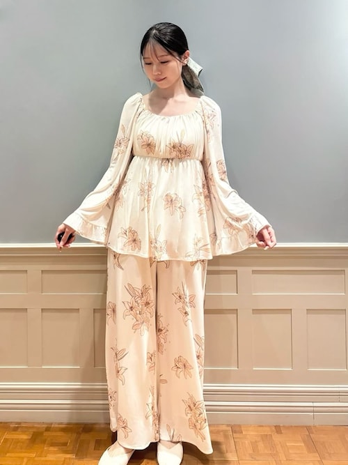 MUCHA】リリー柄フロッキーシュシュ（シュシュ）｜gelato pique