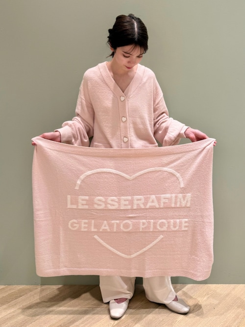 GELATO PIQUE loves BTS] BLANKET (PINK) – BTS JAPAN OFFICIAL SHOP