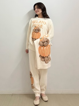 「アイテム（ルームウェア/パジャマ、ベージュ系）」を使った、gelato piqueさん（レディース・164cm）の秋コーディネート