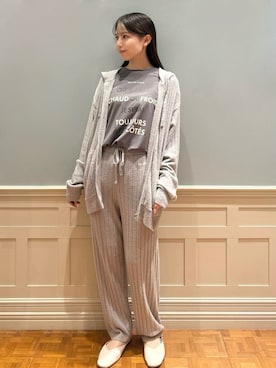 「アイテム（ルームウェア）」を使った、gelato piqueさん（レディース・161cm）の秋コーディネート