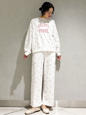 「gelato pique（ジェラートピケ）のカレッジロゴロンT（ルームウェア/パジャマ）」を使った、gelato piqueさん（レディース・168cm）の秋コーディネート