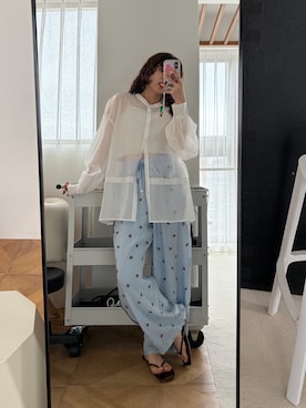 「CIAOPANIC TYPY（チャオパニックティピー）の≪裾レイヤード≫シアーバンドカラーシャツ（シャツ/ブラウス、ホワイト系）」を使った、kyaaaiさん（レディース・156cm）の春コーディネート