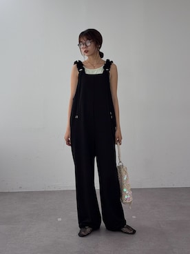 「CIAOPANIC TYPY（チャオパニックティピー）の【3サイズ展開】肩ドロストギャザーカットソポンチサロペット（つなぎ/オールインワン、ブラック系）」を使った、kyaaaiさん（レディース・156cm）の夏コーディネート