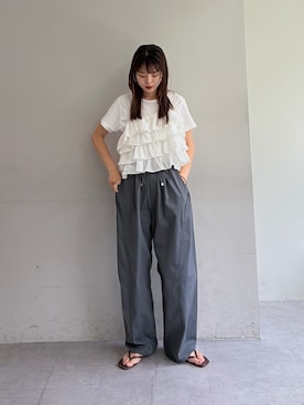 「HELLO.SANFRANCISCO（ハローサンフランシスコ）の【HELLO.SANFRANCISCO/ハローサンフランシスコ】ラメドットフリルキャミ（Tシャツ/カットソー、ホワイト系）」を使った、kyaaaiさん（レディース・156cm）の夏コーディネート