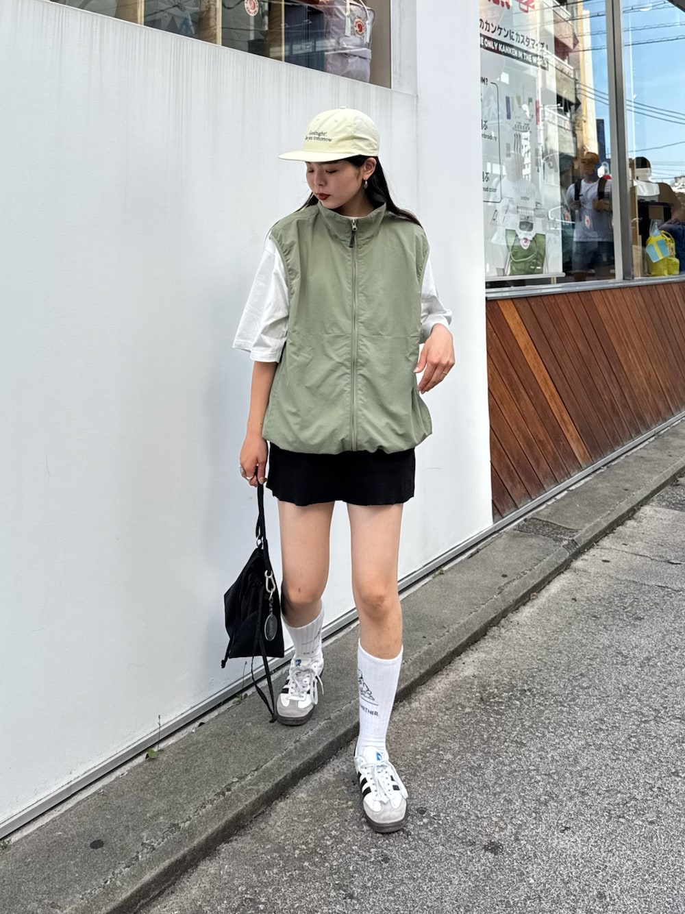 ペット服 イエロー ベスト 万能コーデ ペット服 イエロー ベスト 万能コーデ - メルカリ