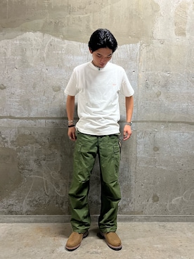 「AVIREX（アヴィレックス）のアイテム（カーゴパンツ）」を使った、KAKERUNさん（メンズ・174cm）の夏コーディネート