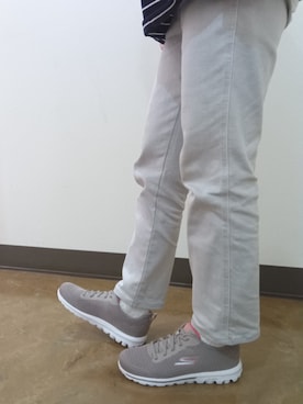 「SKECHERS（スケッチャーズ）のアイテム」を使った、Paradeアリオ橋本店さん（レディース・160cm）の春コーディネート