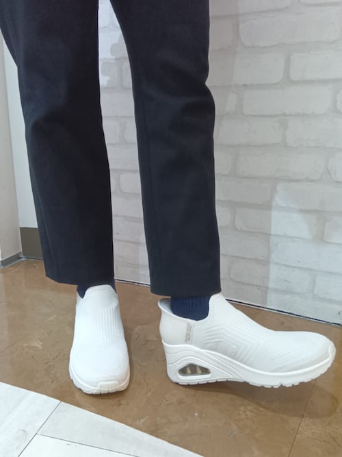 SKECHERS】スケッチャーズ SLIP-INS:UNO WEDGE - KICKING KNIT