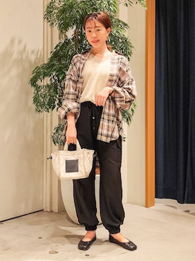 「BAYFLOW（ベイフロー）の[ヒップまでカバーできる]アソートチェックBIGシャツ（シャツ/ブラウス）」を使った、kanakoさん（レディース・157cm）の夏コーディネート