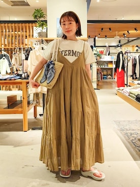 「BAYFLOW（ベイフロー）の[ヴィンテージ感のある風合い]ピグメントロゴ半袖Tシャツ（Tシャツ/カットソー、ホワイト系）」を使った、kanakoさん（レディース・157cm）の春コーディネート