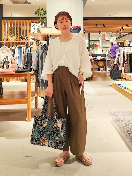 BAYFLOW【低身長cahoさんコラボ】カーブパンツ　ホワイト 低身長caho146cmさんプロデュース】カーブパンツ（その他パンツ