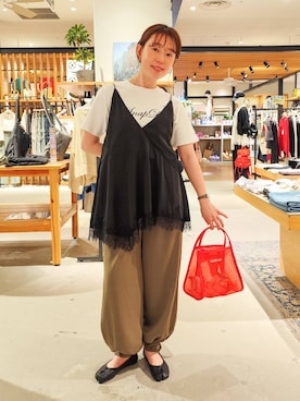 「HEREIAM（ヘレイアム）の【HEREIAM】ミラロゴライナーミニBAG（ハンドバッグ、レッド系）」を使った、kanakoさん（レディース・157cm）の春コーディネート
