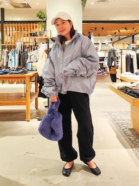 「HEREIAM（ヘレイアム）のアイテム（パンツ）」を使った、kanakoさん（レディース・157cm）の秋コーディネート