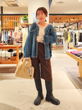 「BAYFLOW（ベイフロー）のスウェードハーフパンツ（その他パンツ、ブラウン系）」を使った、kanakoさん（レディース・157cm）の秋コーディネート