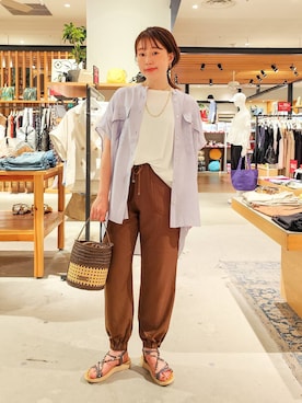 「アイテム（ネックレス、イエロー系）」を使った、kanakoさん（レディース・157cm）の夏コーディネート