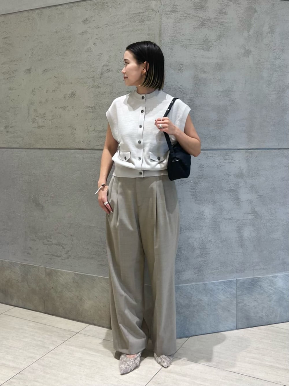 新品タグ付　LOEFF フラップ ニット ベスト LOEFF（ロエフ）の「＜LOEFF＞フラップ ニット ベスト（ニット