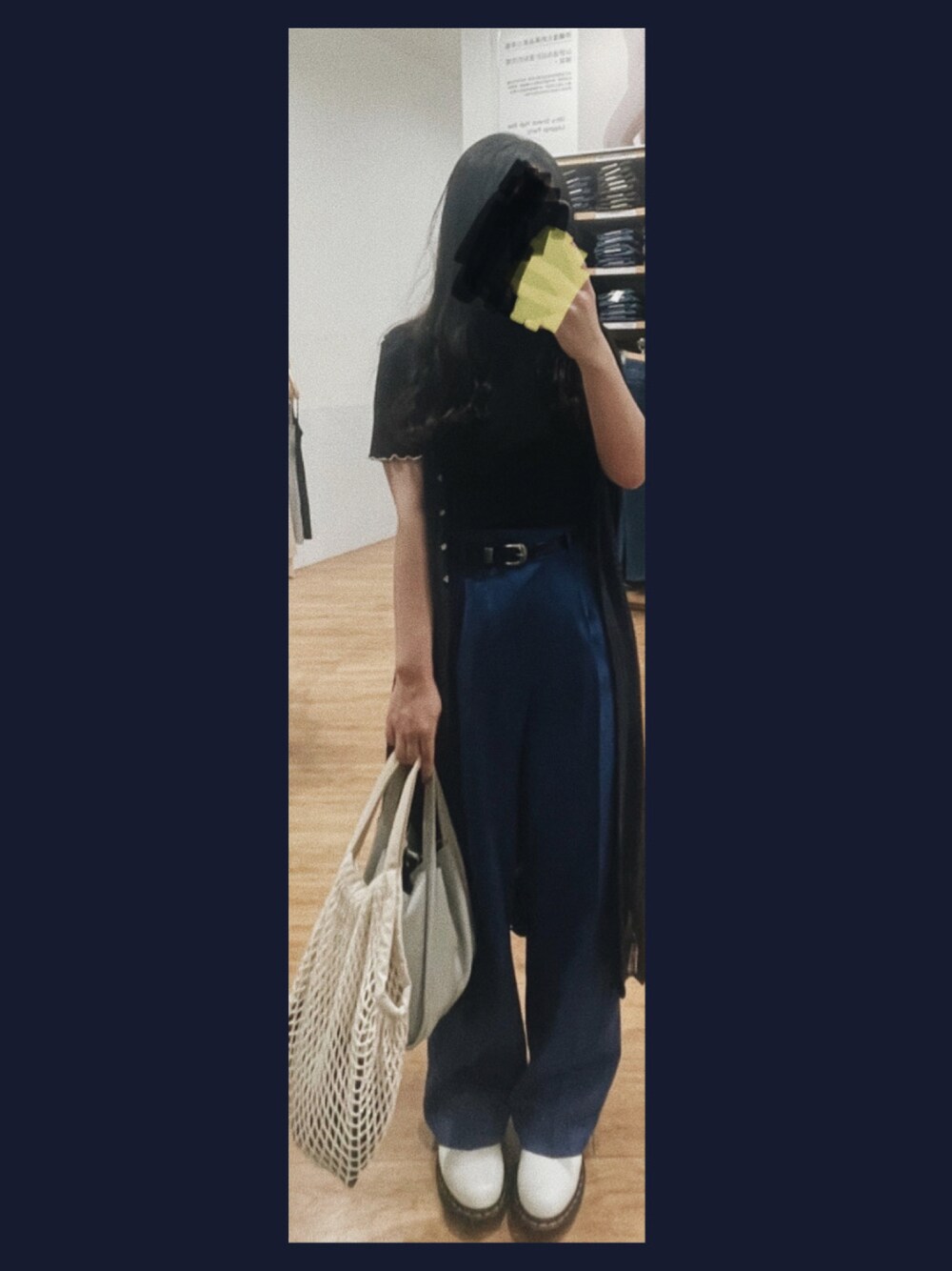 「Dr. Martensのアイテム（シューズ、ホワイト系）」を使った、cacacaさん（レディース・157cm）の秋コーディネートの1枚目の写真