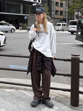 「アイテム（キャップ）」を使った、YUKAさん（レディース・167cm）の秋コーディネート