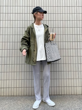 「feepur（フェピュール）のアイテム（マウンテンパーカー）」を使った、YUKAさん（レディース・167cm）の春コーディネート