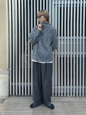 「feepur（フェピュール）のツータックグルカパンツ（スラックス）」を使った、YUKAさん（レディース・167cm）の秋コーディネート