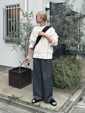 「feepur（フェピュール）のツータックグルカパンツ（スラックス）」を使った、YUKAさん（レディース・167cm）の夏コーディネート