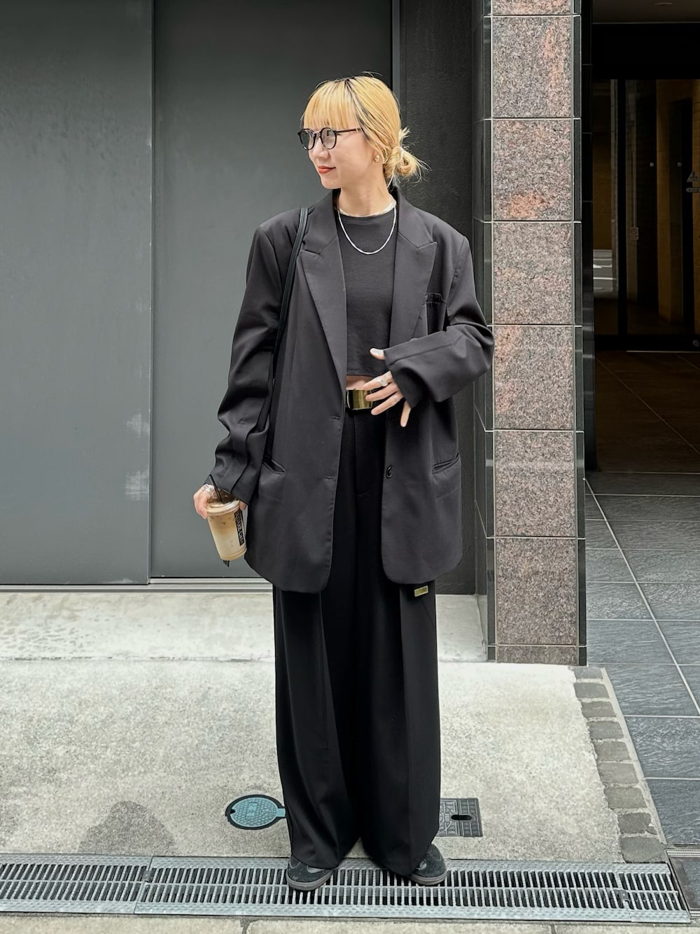 ZARAのテーラードジャケットを使ったレディース人気ファッション 