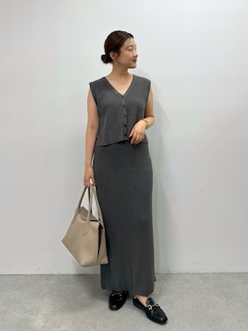 「タイトスカート」｜「アイテム（ベスト、グレー系）」を使った、kajiharaさん（レディース・157cm）の秋コーディネート