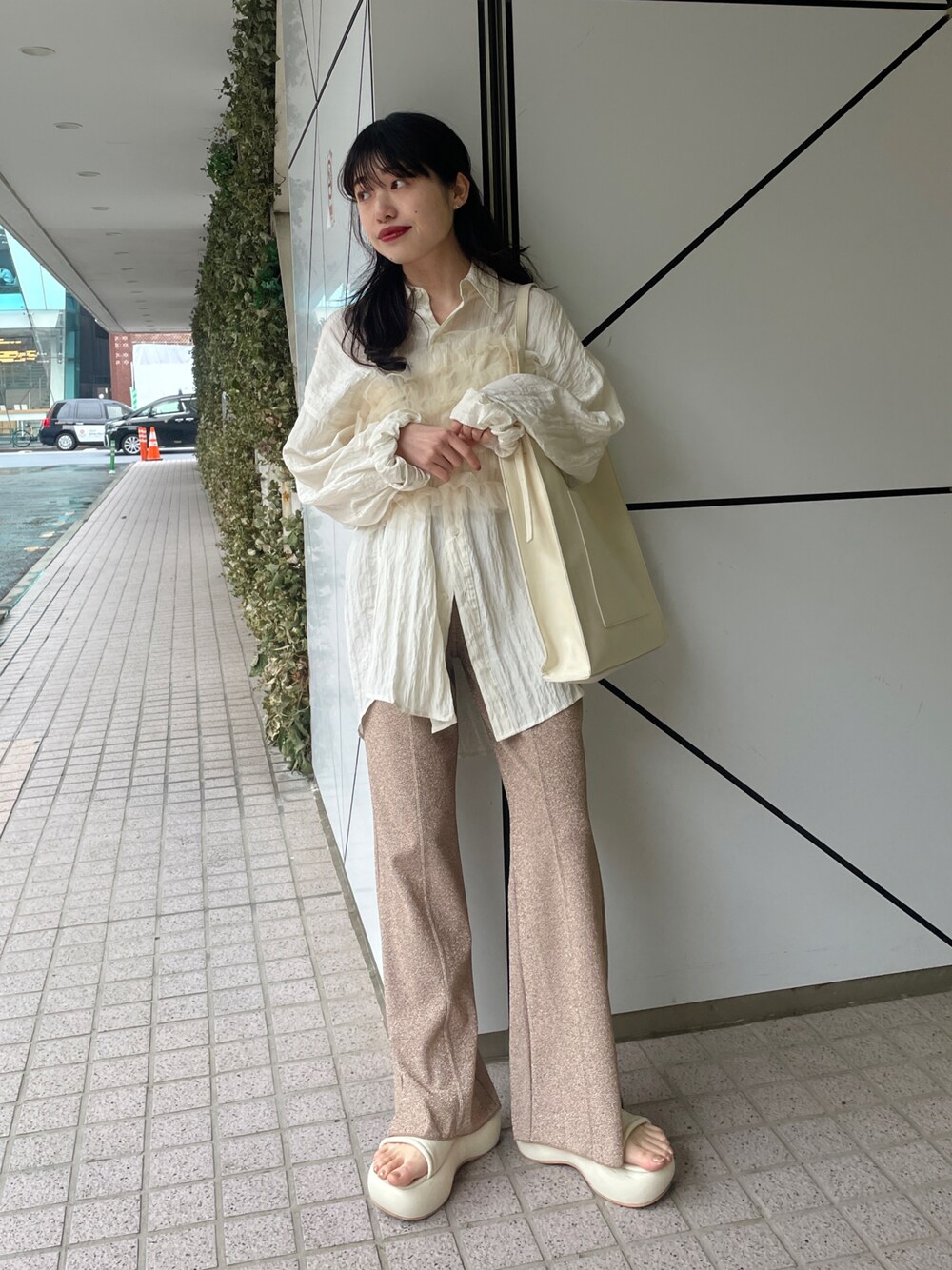 2024SS】ラメフレアパンツを使った人気ファッションコーディネート - WEAR