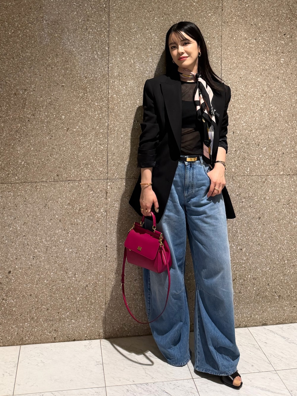 DOLCE&GABBANAのテーラードジャケットを使ったレディース人気