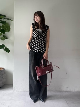 「CIAOPANIC（チャオパニック）の（ドット柄/花柄）ショルダーギャザーベロアビスチェ（Tシャツ/カットソー、ブラック系）」を使った、あみさん（レディース・165cm）の夏コーディネート