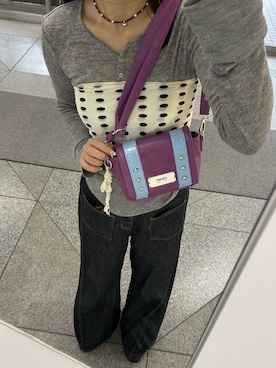 「GRAIN（グレイン）の【GRAIN/グレイン】クロココンビスタッズミニショルダーバッグ（Tote、パープル系）」を使った、あみさん（レディース・165cm）の夏コーディネート
