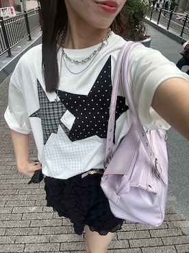 「CIAOPANIC（チャオパニック）のスターパッチワークTee（Tシャツ/カットソー、ホワイト系）」を使った、あみさん（レディース・165cm）の春コーディネート