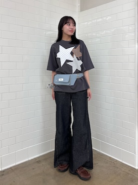 「CIAOPANIC（チャオパニック）のスターパッチワークTee（Tシャツ/カットソー、グレー系）」を使った、あみさん（レディース・165cm）の春コーディネート