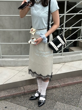 「CIAOPANIC（チャオパニック）のドットサテン刺繍Iラインスカート（Skirt、ホワイト系）」を使った、あみさん（レディース・165cm）の春コーディネート