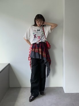 「アイテム（バッグ、レッド系）」を使った、あみさん（レディース・165cm）の夏コーディネート