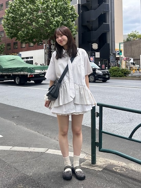 「CIAOPANIC（チャオパニック）の【長袖/半袖展開】ネクタイ付きティアードチュニックシャツワンピース（シャツ/ブラウス、ベージュ系）」を使った、あみさん（レディース・165cm）の春コーディネート