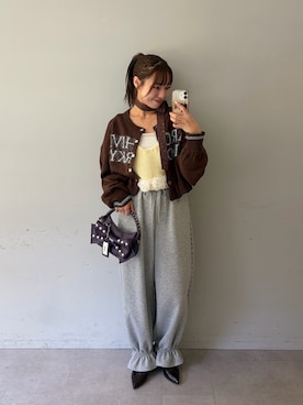「CIAOPANIC（チャオパニック）のローズヘムニットビスチェ（ニット/セーター、ホワイト系）」を使った、あみさん（レディース・165cm）の秋コーディネート
