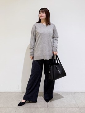 「INDIVI（インディヴィ）の【洗える／チュニック丈／カシミヤ混】スリットデザインVネックニット（ニット/セーター、ブラウン系）」を使った、emikaさん（レディース・153cm）の冬コーディネート