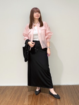 「INDIVI（インディヴィ）の【トレンド／2WAY】裾ドロスト付きシアーブラウスブルゾン（シャツ/ブラウス、ピンク系）」を使った、emikaさん（レディース・153cm）の夏コーディネート