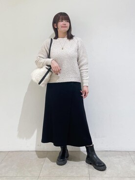 「INDIVI（インディヴィ）の【洗える／ラメ／意匠感】ミックスブークレニット（ニット/セーター、ホワイト系）」を使った、emikaさん（レディース・153cm）の冬コーディネート