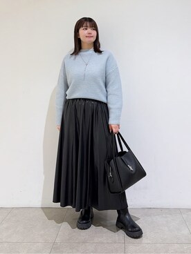 「INDIVI（インディヴィ）の【洗える／大人ラメ】カラーMIXボトルネックニット（ニット/セーター、ブルー系）」を使った、emikaさん（レディース・153cm）の冬コーディネート
