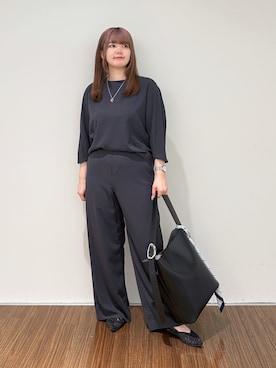 「INDIVI（インディヴィ）の【接触冷感／透湿／着る日傘】ドルマントップス（シャツ/ブラウス、グレー系）」を使った、emikaさん（レディース・153cm）の夏コーディネート