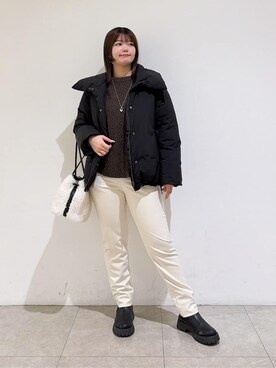 「INDIVI（インディヴィ）の【撥水／洗える／デザイン衿】ステッチレス ショートダウンコート（ダウンジャケット/コート、ブラック系）」を使った、emikaさん（レディース・153cm）の冬コーディネート