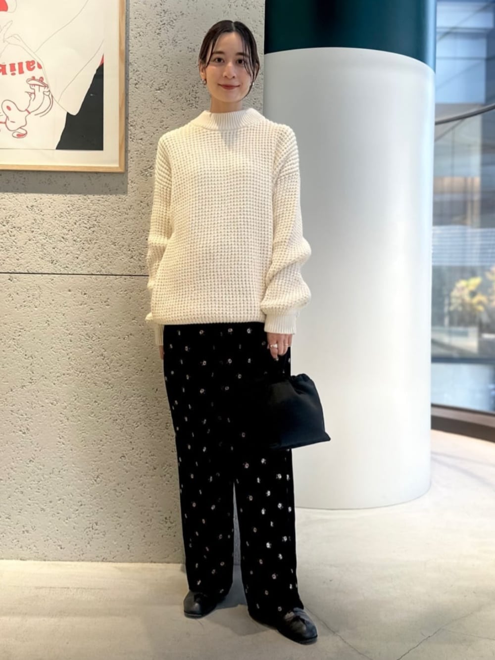 caban（キャバン）の「CABaN ベロア PETIT ROSEプリントパンツ