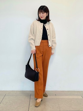 「INDIVI（インディヴィ）の【洗える】アラン編みショートカーディガン（カーディガン/ボレロ、ベージュ系）」を使った、Mayuさん（レディース・162cm）の秋コーディネート